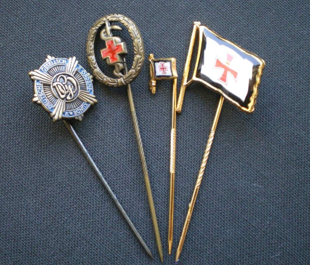 WW2 Soviet Button and Pin