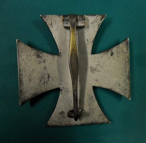 I have been offered an Eisernes Kreuz 1. Klasse. HELP!!