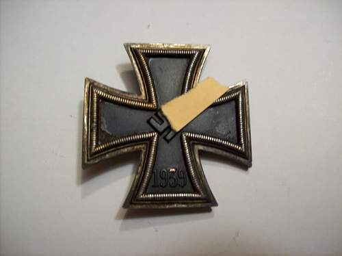 This Eisernes Kreuz 1. Klasse is original or fake ?