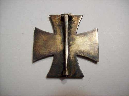 This Eisernes Kreuz 1. Klasse is original or fake ?