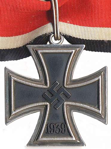 Ritterkreuz des Eisernes Kreuz, original or reproduction?   This is Kreuz #2.
