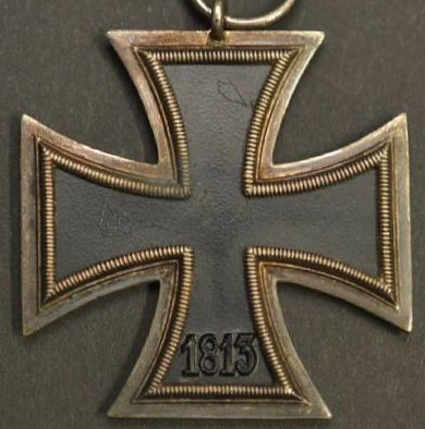 Eisernes Kreuz 2. Klasse Who is manufacturer?