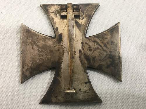 Eisernes Kreuz 1. Klasse Pinback Need confirmation and help!