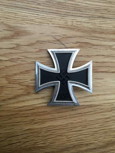 Eisernes Kreuz 1. Klasse, real or fake.