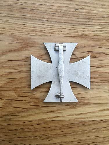 Eisernes Kreuz 1. Klasse, real or fake.