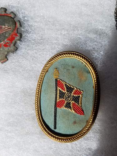 NEED HELP!!  Identifying some medals.