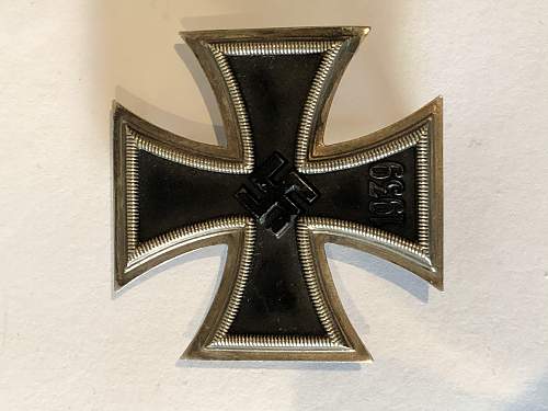 Eisernes Kreuz 1. Klasse Original and which maker please?