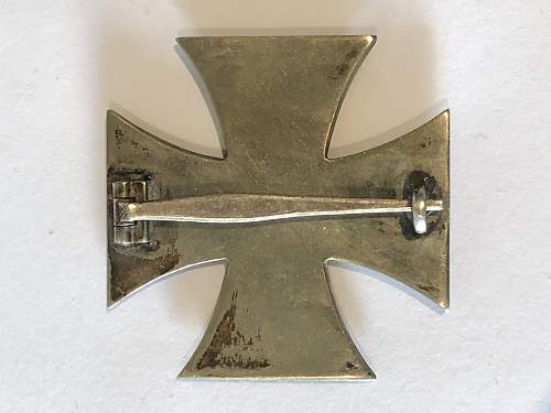 Eisernes Kreuz 1. Klasse Original and which maker please?