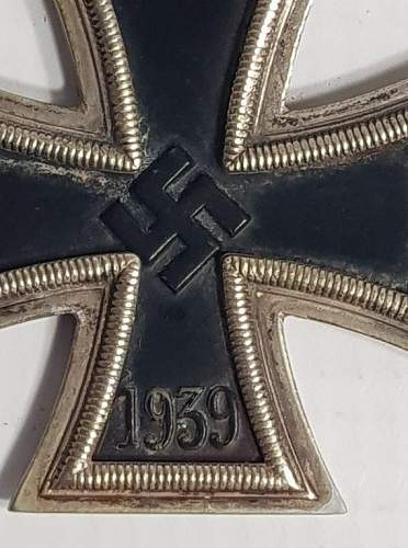 Eisernes Kreuz 2. Klasse possible fake