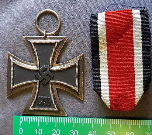 Need Help identifying this Eisernes Kreuz 1939 2.Klasse