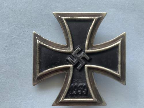 Eisernes Kreuz 1.Klasse 1939, with box, Meybauer - real or fake?