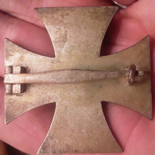 New to collecting. Brass Core Eisernes Kreuz 1. Klasse real or fake?