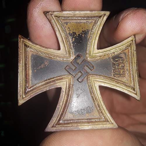 New to collecting. Brass Core Eisernes Kreuz 1. Klasse real or fake?