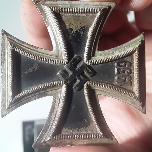 New to collecting. Brass Core Eisernes Kreuz 1. Klasse real or fake?