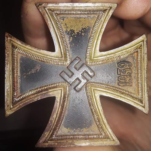 New to collecting. Brass Core Eisernes Kreuz 1. Klasse real or fake?