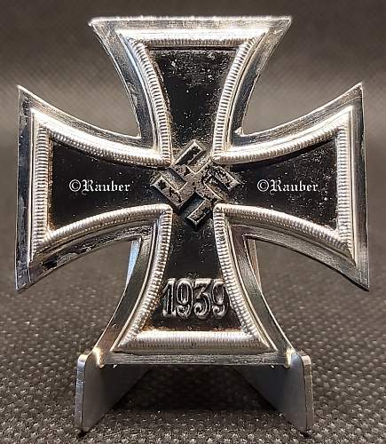 Eisernes Kreuz 1 Klasse - Hersteller 4 ??