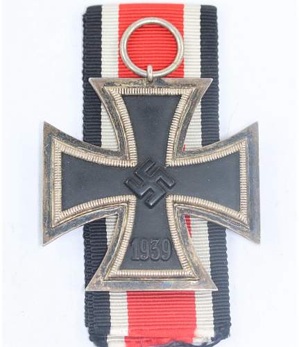 Very happy to recently find these two Eisernes Kreuz 2. Klasse (L55 and Übergröße)