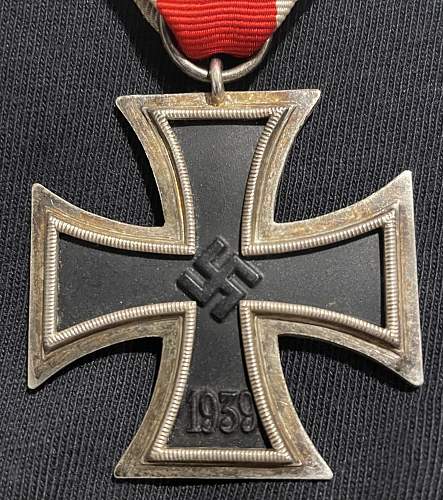 1939 Eisernes Kreuz 2. Klasse Halbschinkel or Intermediate Schinkel