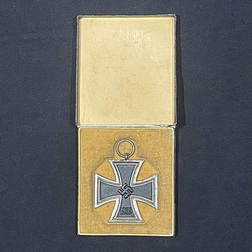 Eisernes Kreuz 2. Klasse B.H. Mayer marked L/18 with matching LDO Case