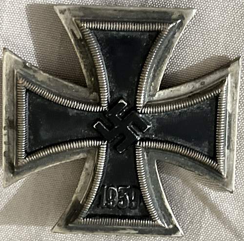 Eisernes Kreuz 1. Klasse - maker question
