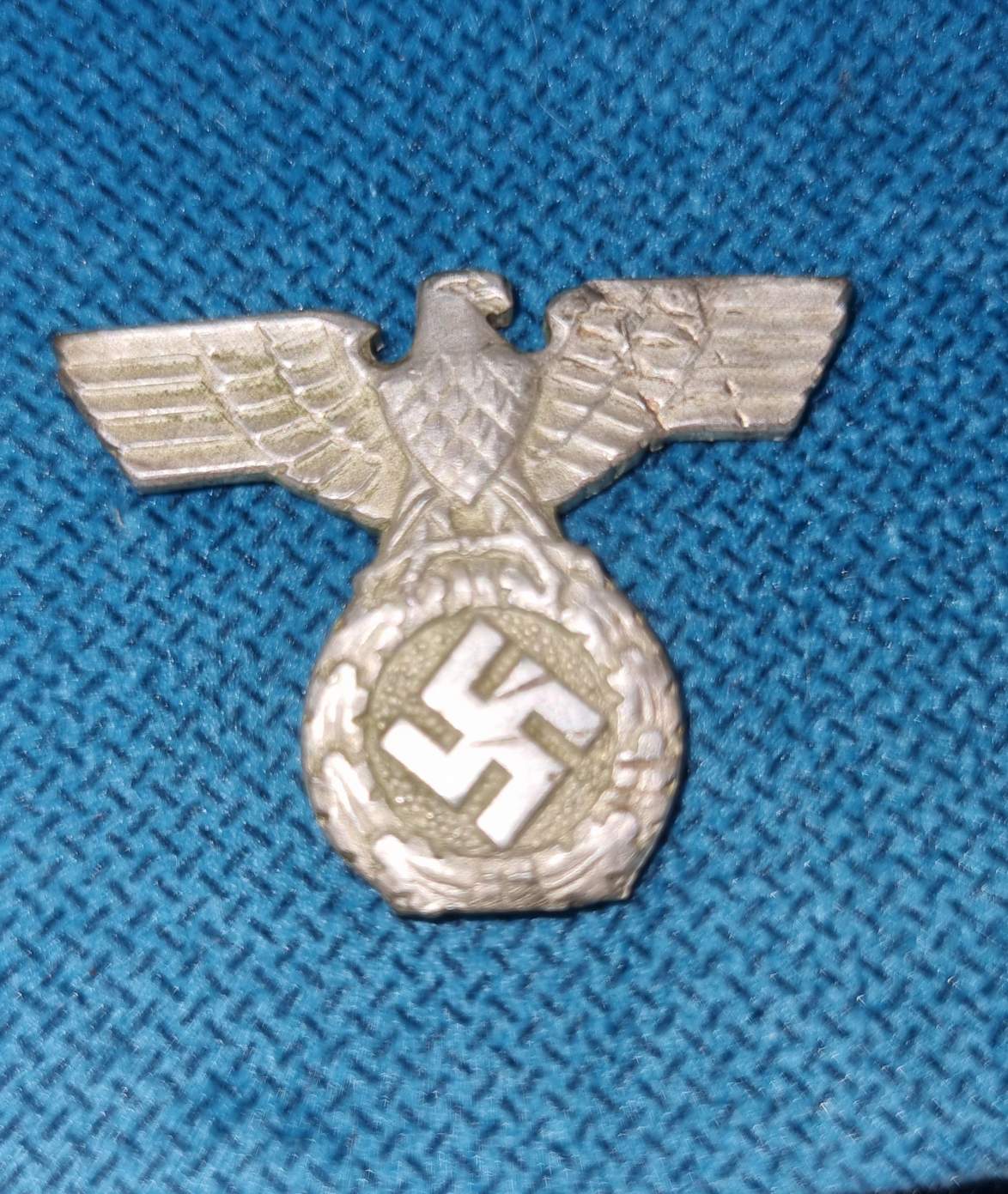 WW2 German, Soviet, Allied militaria, uniforms, awards, weapons history.  War relics forum