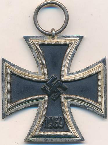 Eisernes Kreuz 2.Klasse 1939 - need help with manufacturer