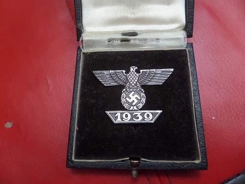Help with WW2 1st Class Bar to the Iron Cross, in Award Box.