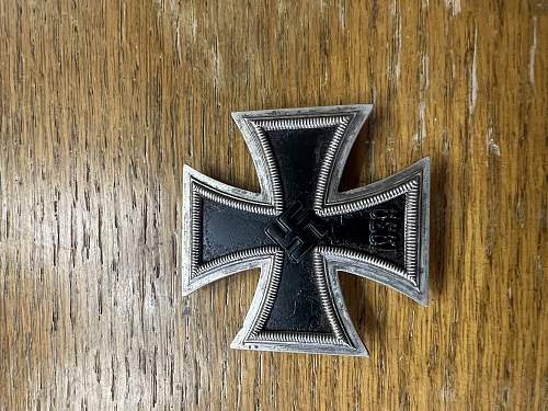 Is this Eisernes Kreuz 1. Klasse Authentic to WW2 era?