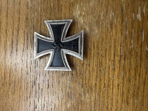 Is this Eisernes Kreuz 1. Klasse Authentic to WW2 era?