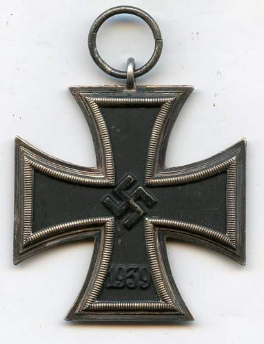 1939 Eisernes Kreuz 2. Klasse B.H. Mayer marked L/50 (Mayer schinkel core/Mayer LDO frame)