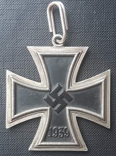 Ritterkreuz des Eisernen Kreuzes Copy? Original? Opinions please