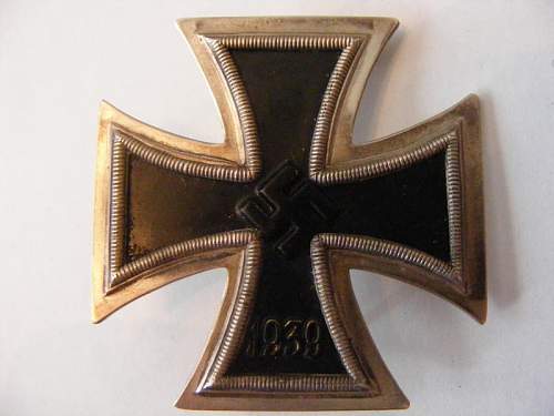 Opinions Please!! Eiernes Kreuz 1kl. Marked L/19 Pin Back.