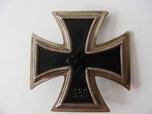 Opinions Please!! Eiernes Kreuz 1kl. Marked L/19 Pin Back.