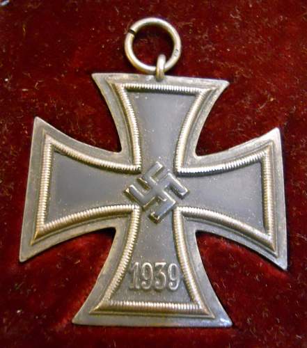Cased Eisernes Kreuz 2nd Klasse....Opinions