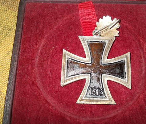 Unusual Eisernes Kreuz, opinions please if real or fantasy???