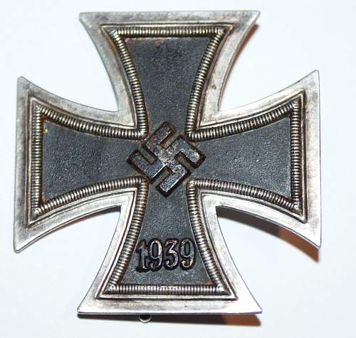 1939 Deschler Eisernes Kreuz 1st klass , real or not ?