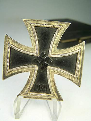 My firsr Cased Eisernes Kreuz I. Klasse.Maker?