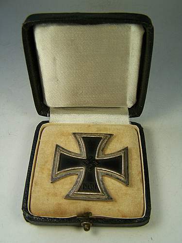 My firsr Cased Eisernes Kreuz I. Klasse.Maker?