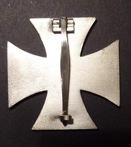 My firsr Cased Eisernes Kreuz I. Klasse.Maker?