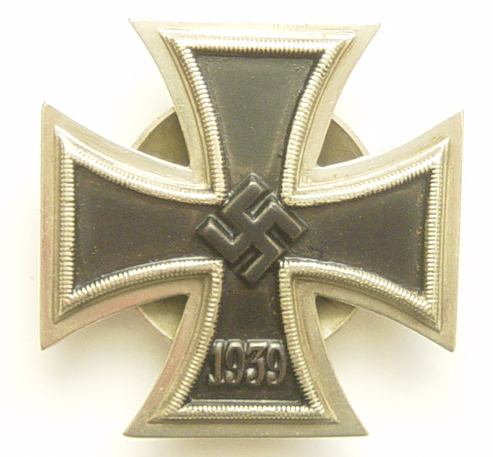 Eisernes Kreuz 1st Class 1939 by Paul Meybauer, Berlin.