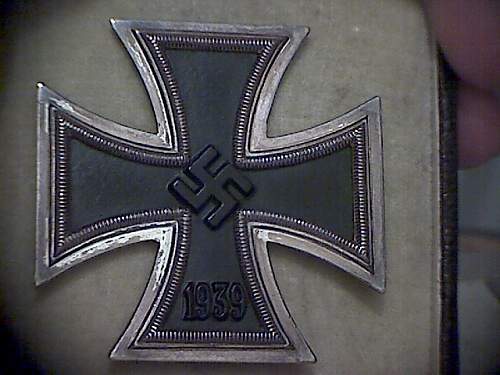Eisernes Kreuz 1 MM 15 (Friedrich Orth, Wien) mit Etui