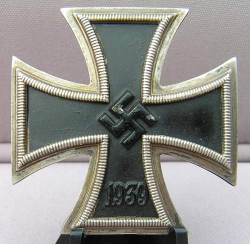 Eisernes Kreuz 1. Klasse, L/50 Godet Screw Back