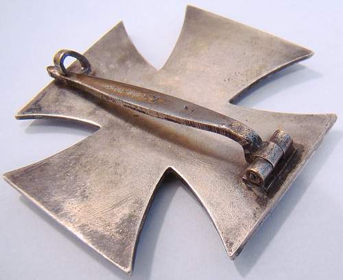 Eisernes Kreuz 1. Klasse, Souval - - Pin mark 65