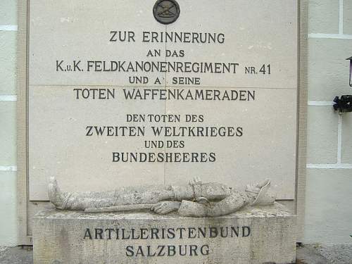 German Soldiers Grave (Identify Please)