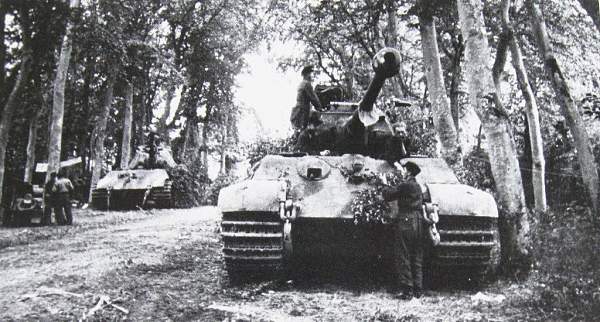 Famous original photo site Tiger II's in Normandy revisited