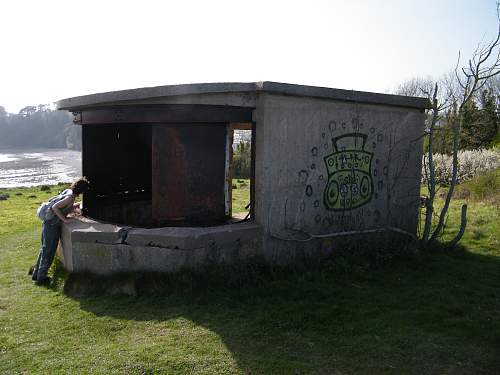 AA and Coastal Defence battery at Lavernock Point, S. Wales