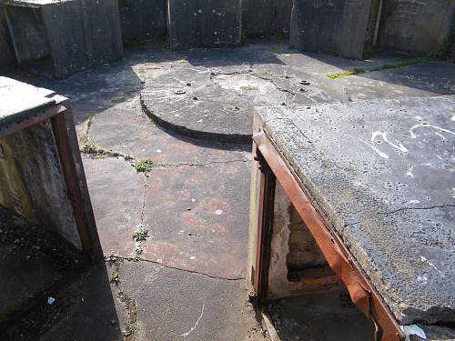 AA and Coastal Defence battery at Lavernock Point, S. Wales