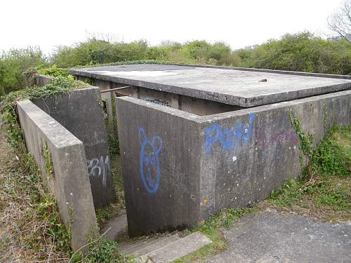 AA and Coastal Defence battery at Lavernock Point, S. Wales