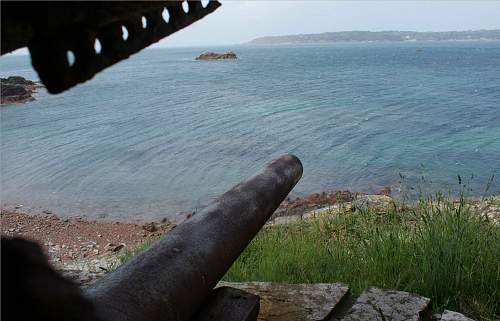 Jersey - Bunkers and guns