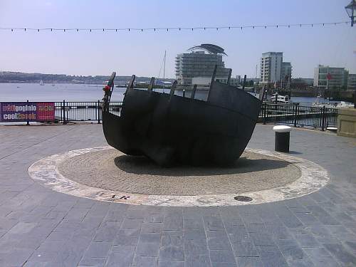 Cardiff Bay memorials